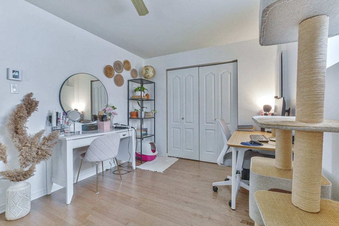 4174 Av de la Renaissance - Photo 7 of 20