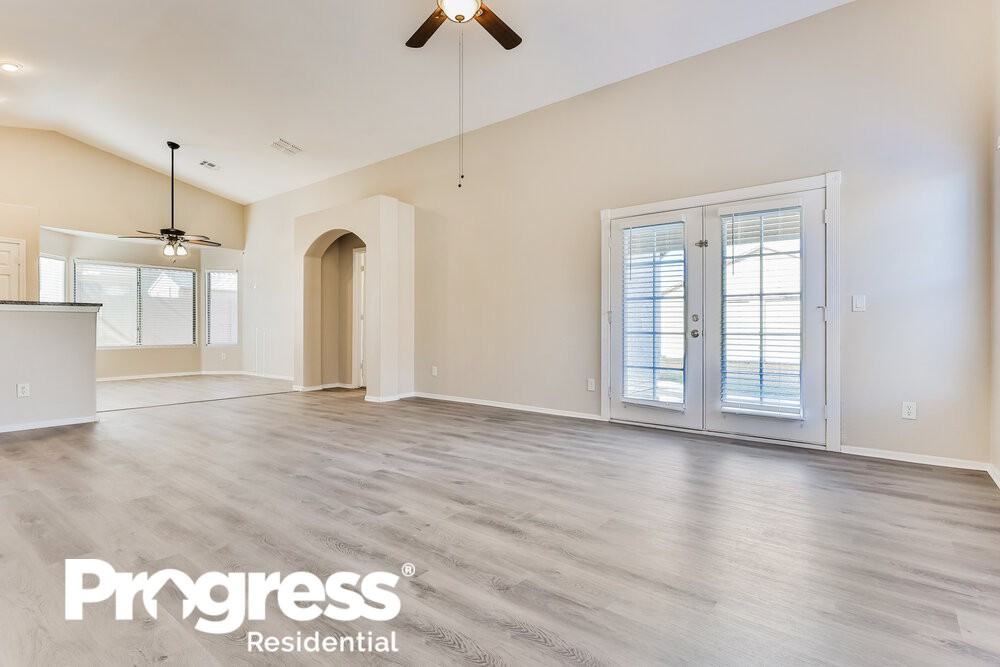 3792 S Joshua Tree Ln - Photo 3 of 21