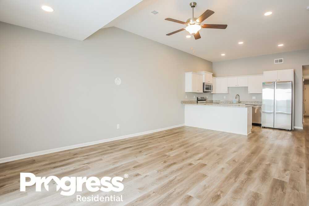 7470 Maybrook Dr - Photo 3 of 16
