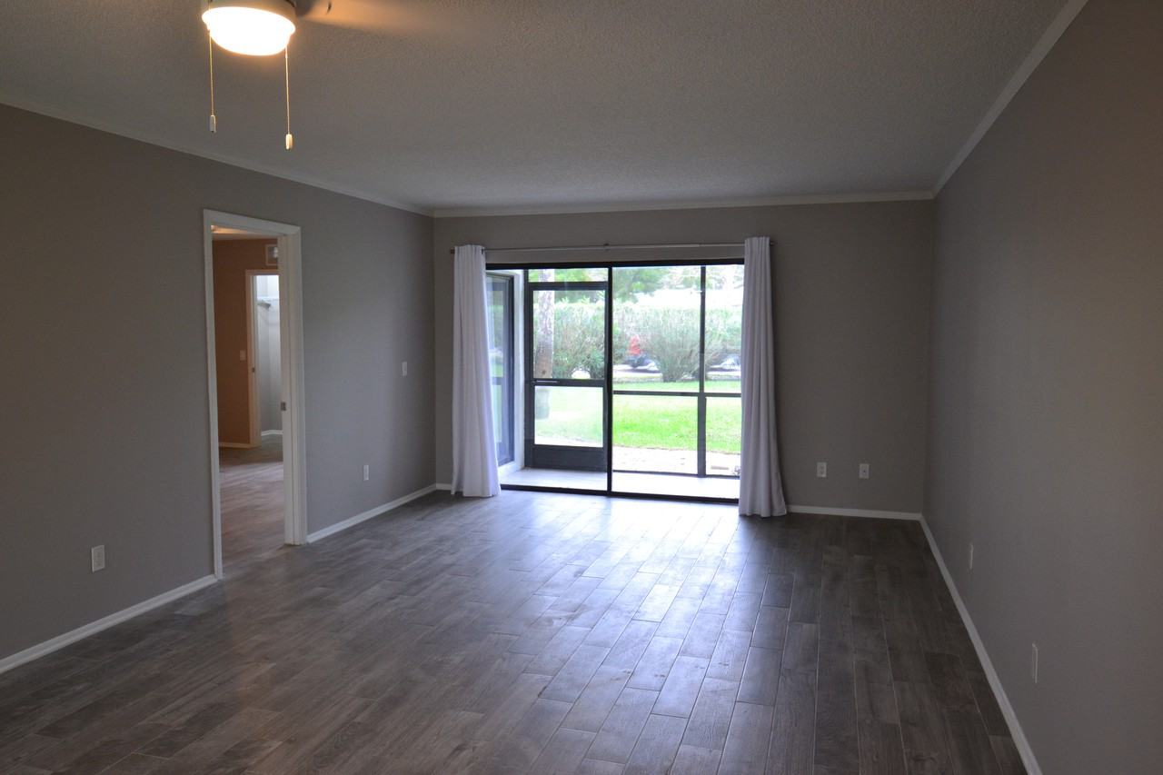 135 W Cypress Ct - Photo 2 of 27