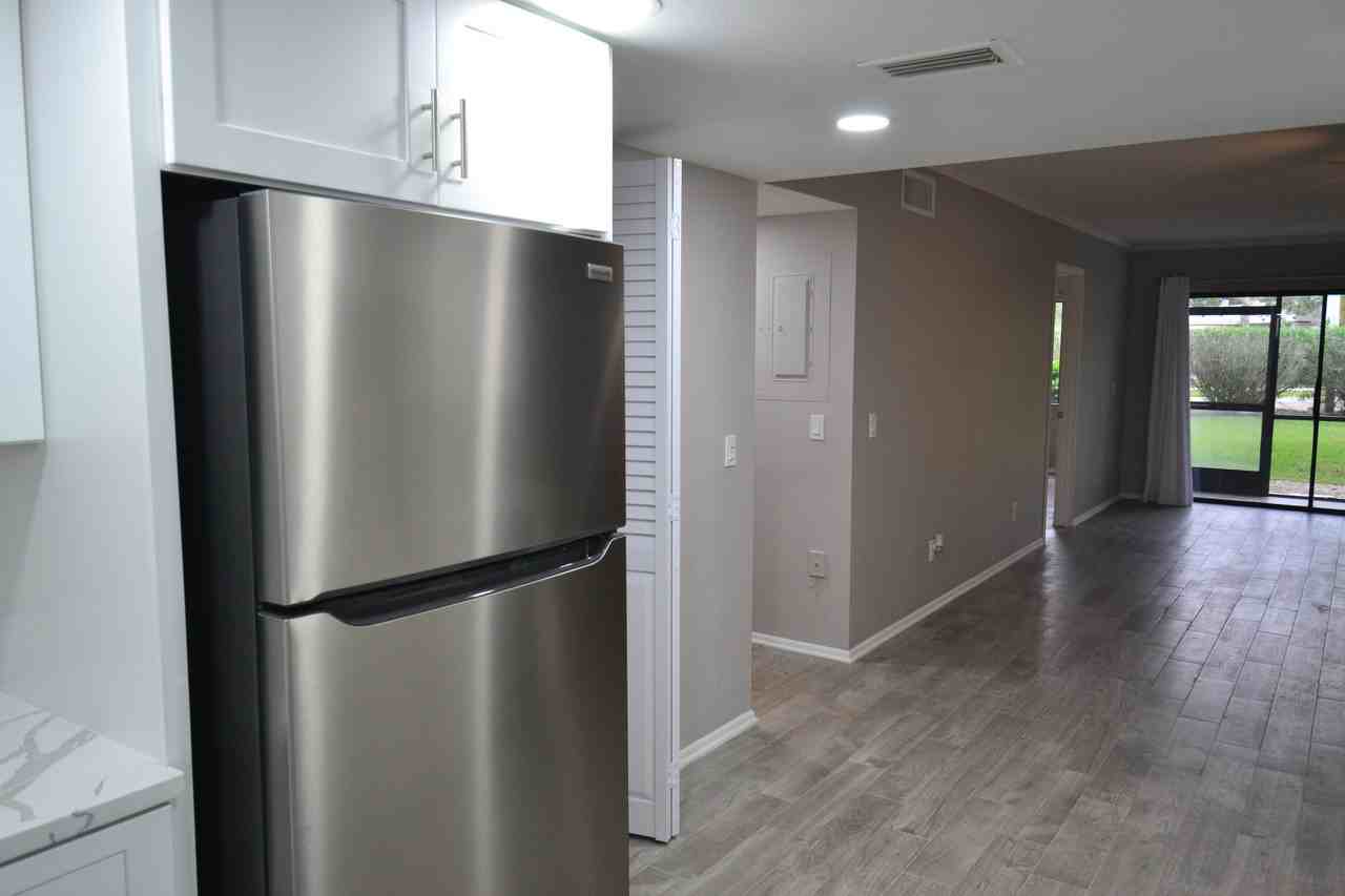 135 W Cypress Ct - Photo 7 of 27