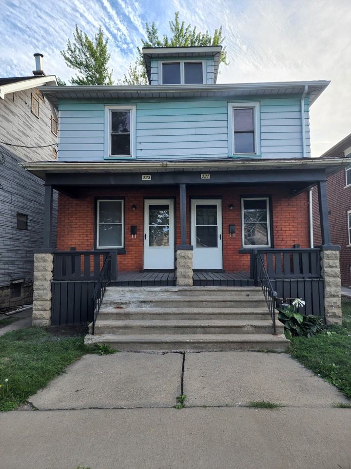 731 Saint Antoine Street, Windsor, ON N9C 3H5 2 Bedroom House for