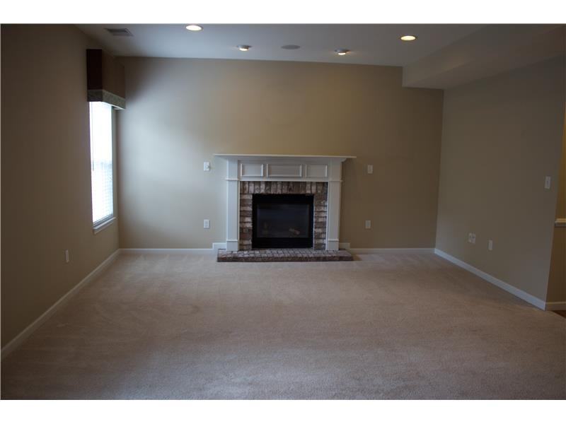 117 Broadstone Dr - Photo 2 of 25