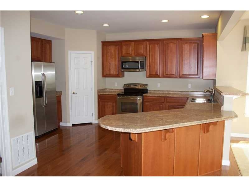 117 Broadstone Dr - Photo 3 of 25