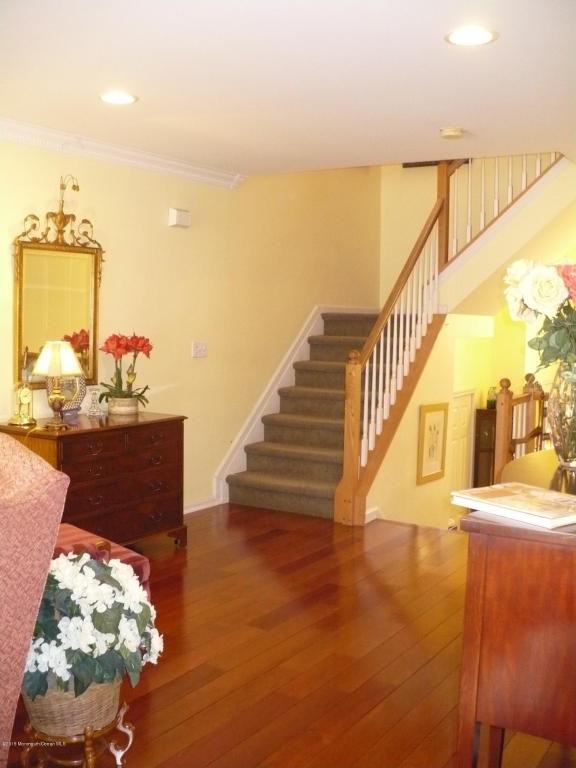 22 Linda Pl - Photo 2 of 6