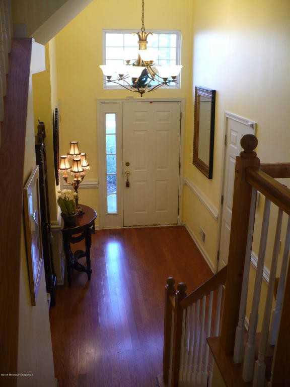 22 Linda Pl - Photo 3 of 6