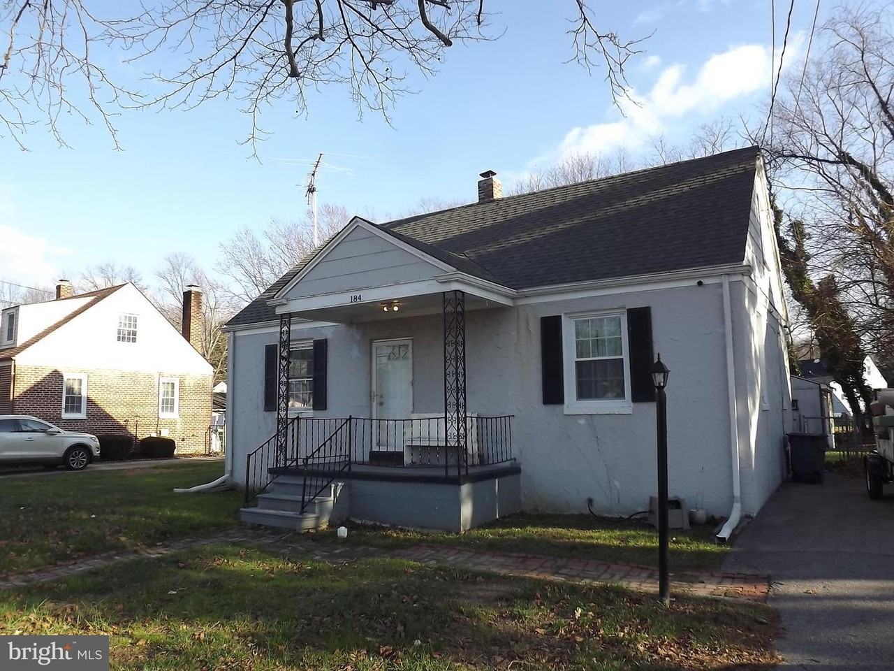 184 Chestnut St - Photo 2 of 10