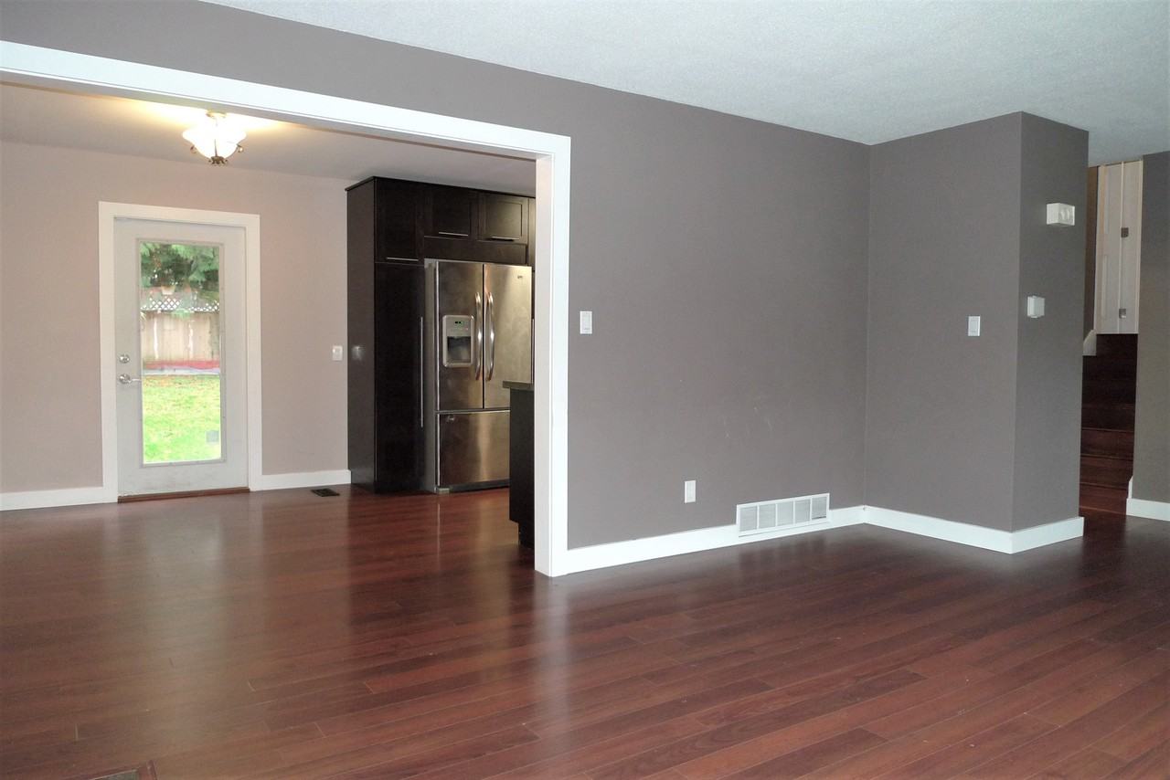 11516 93 Ave - Photo 3 of 21