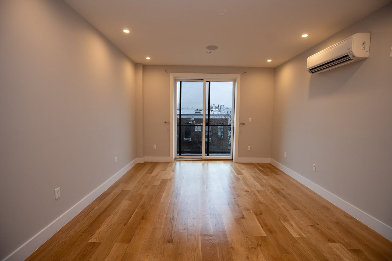 139 Grove Street #4R - Photo 3 of 15