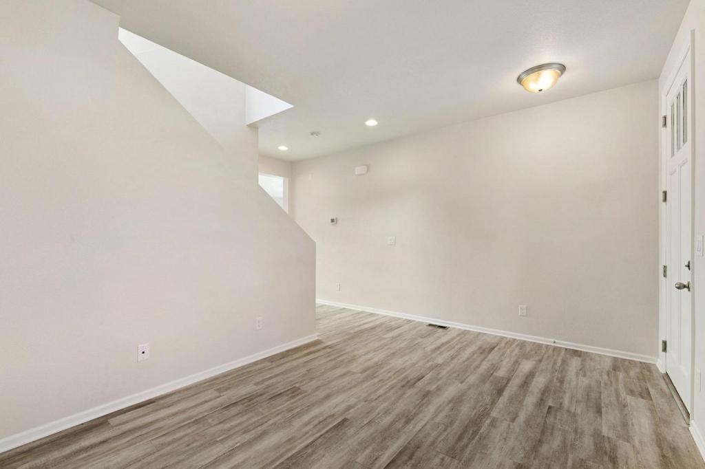 1867 Paley Dr - Photo 5 of 25