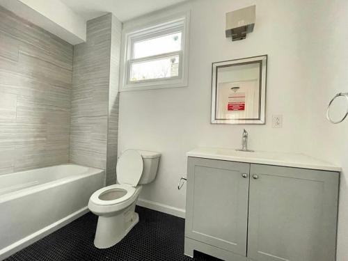 815 Berkeley Ave - Photo 2 of 12