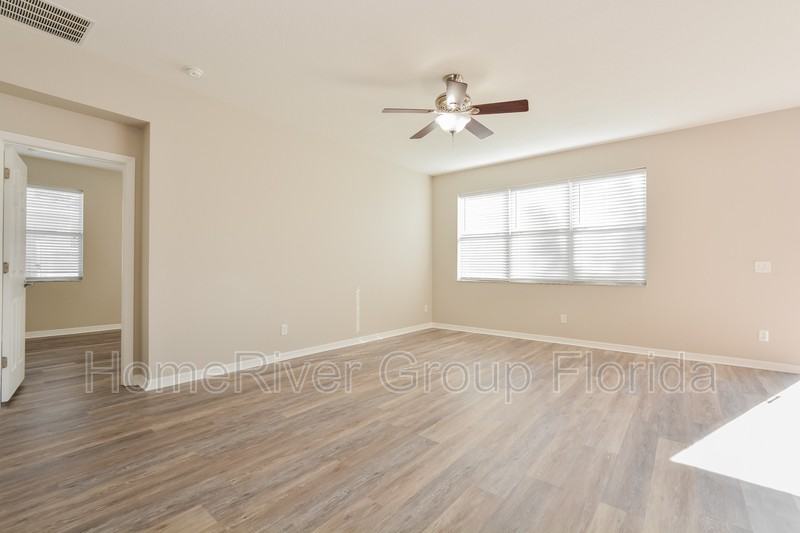 5061 Gandross Ln - Photo 2 of 19