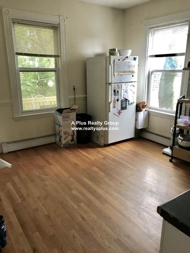 Buckley Ave #2 - Photo 5 of 13