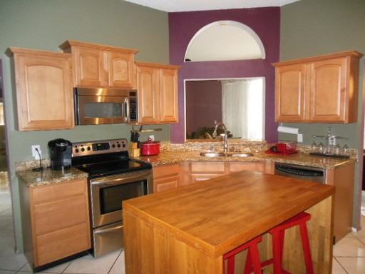 8009 Cloverglen Cir - Photo 2 of 15