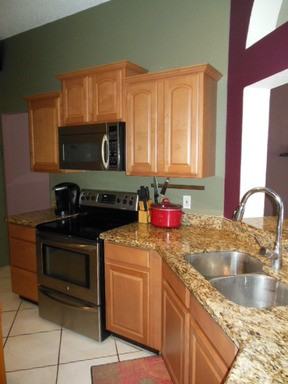 8009 Cloverglen Cir - Photo 3 of 15