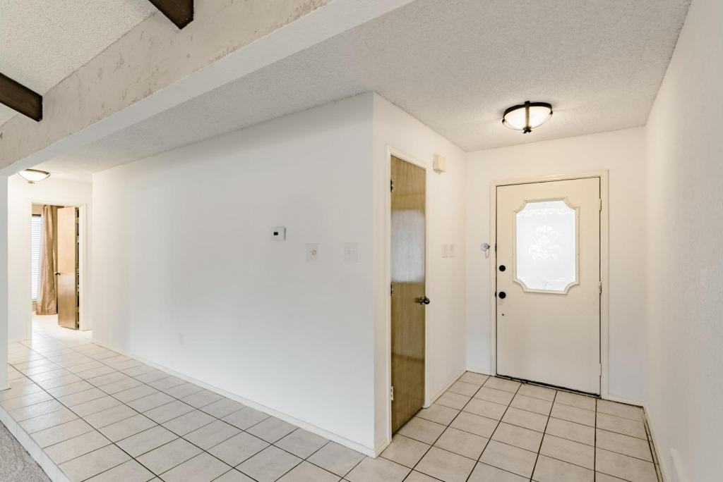 3100 Green Country Ct - Photo 3 of 37