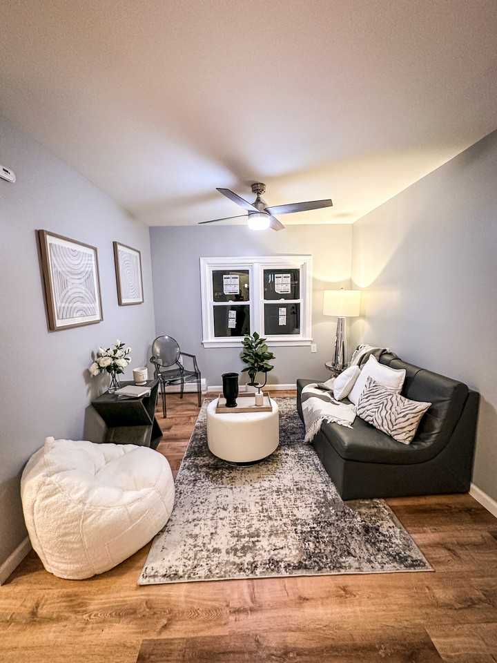 1324 Gurd Ave #2 - Photo 3 of 7