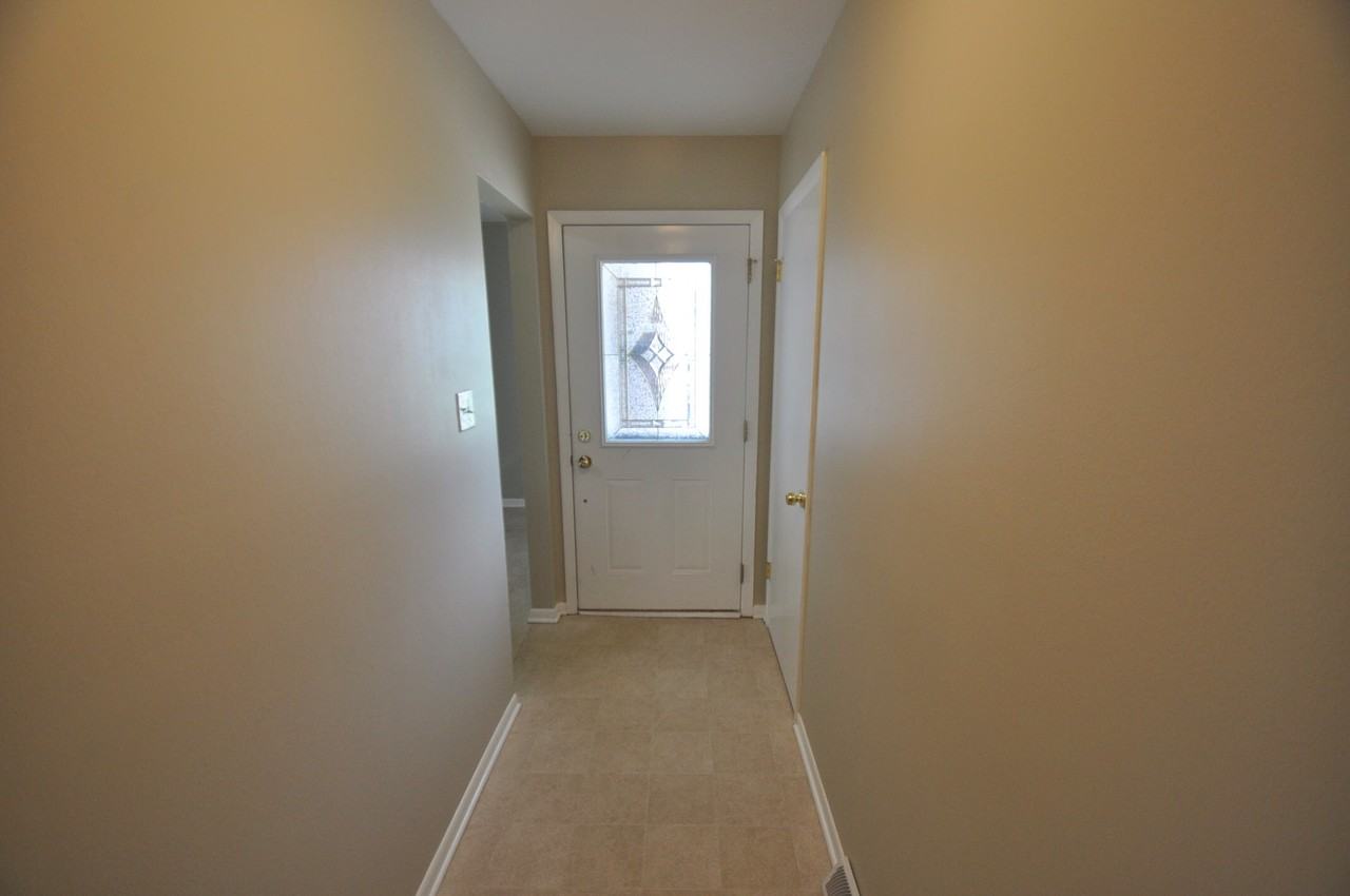 9009 92nd St - Photo 2 of 9