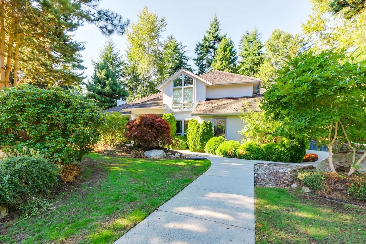 17957 22 Avenue, Surrey, BC V3S 9V6 4 Bedroom House for 4,200/month