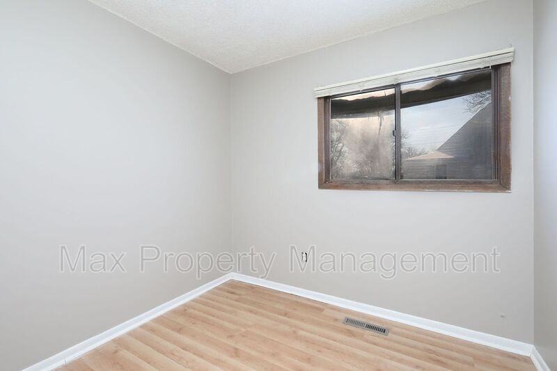 3919 Sw 3rd St - Photo 5 of 25