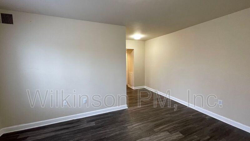 313 2nd Ave #203 - Photo 7 of 10