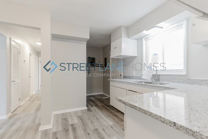 21 S Elma St - Photo 3 of 17