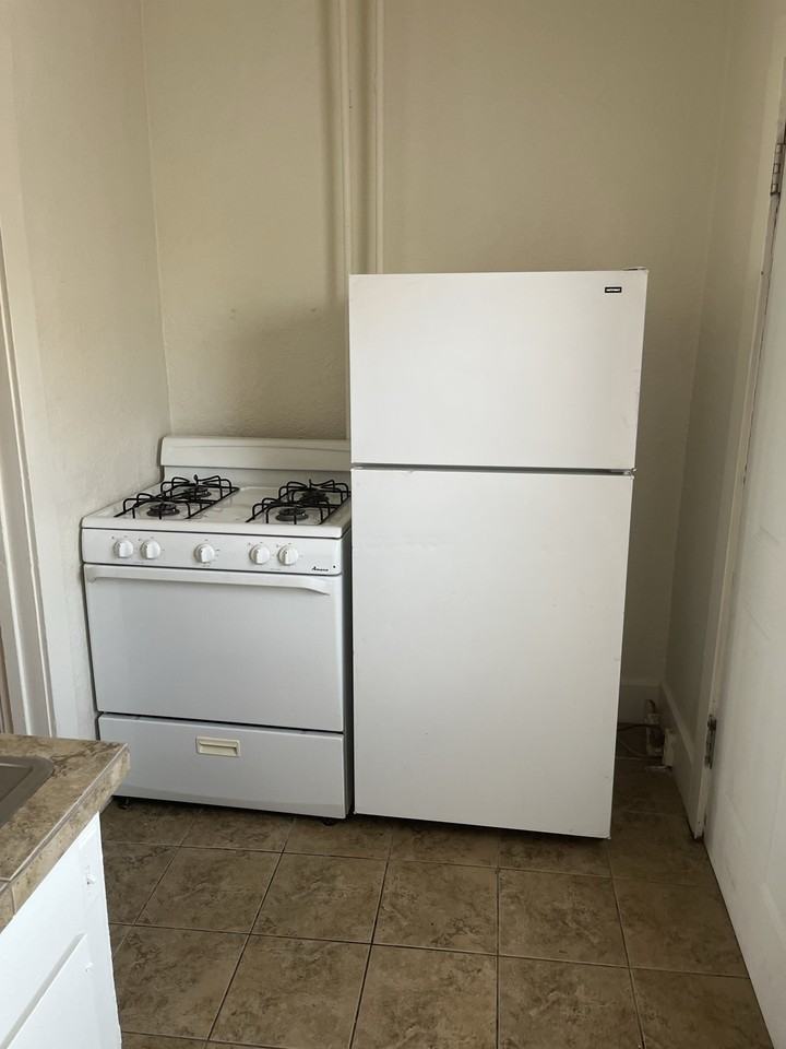 604 6th Ave #9 - Photo 5 of 11