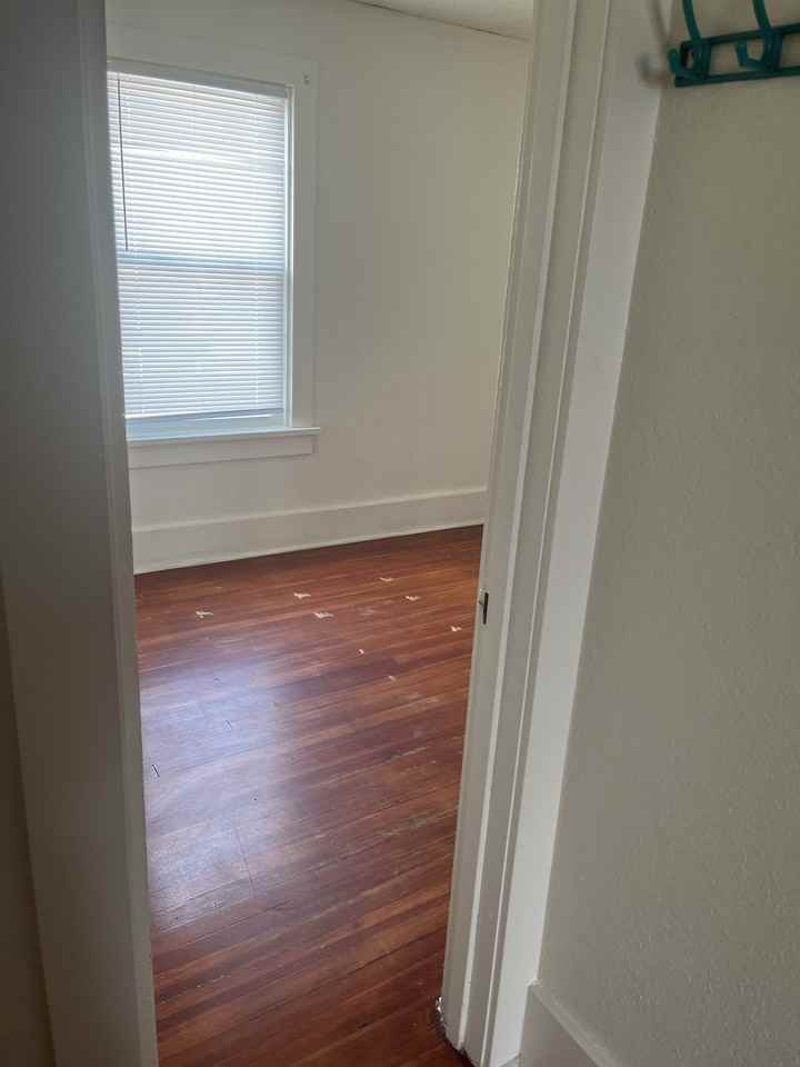 604 6th Ave #9 - Photo 7 of 11