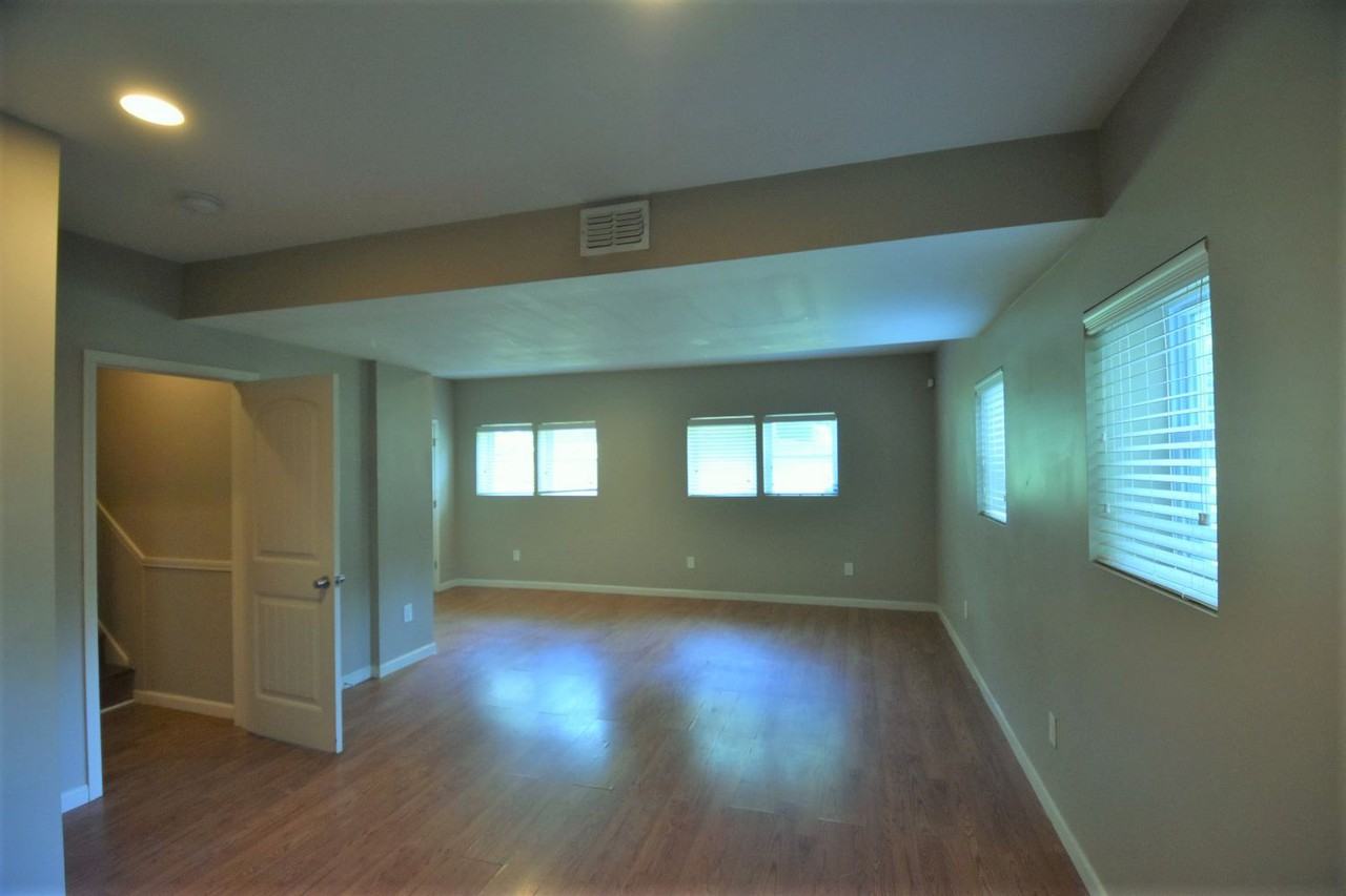 1010 Mell Ave - Photo 2 of 15