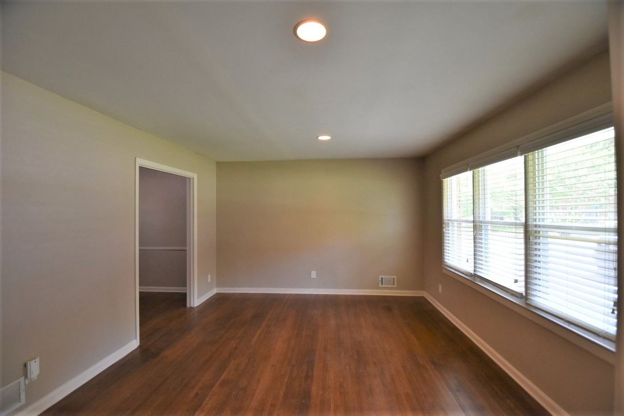 1010 Mell Ave - Photo 3 of 15