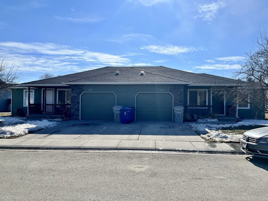 1025 Se Freedom Cir #1 - Photo 3 of 19