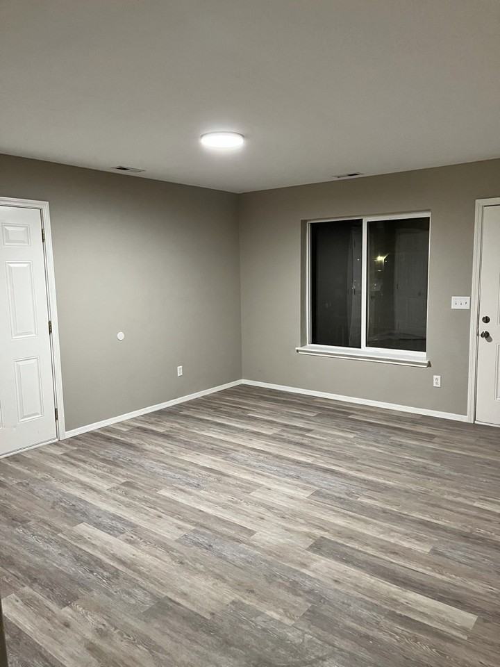 1025 Se Freedom Cir #1 - Photo 4 of 19