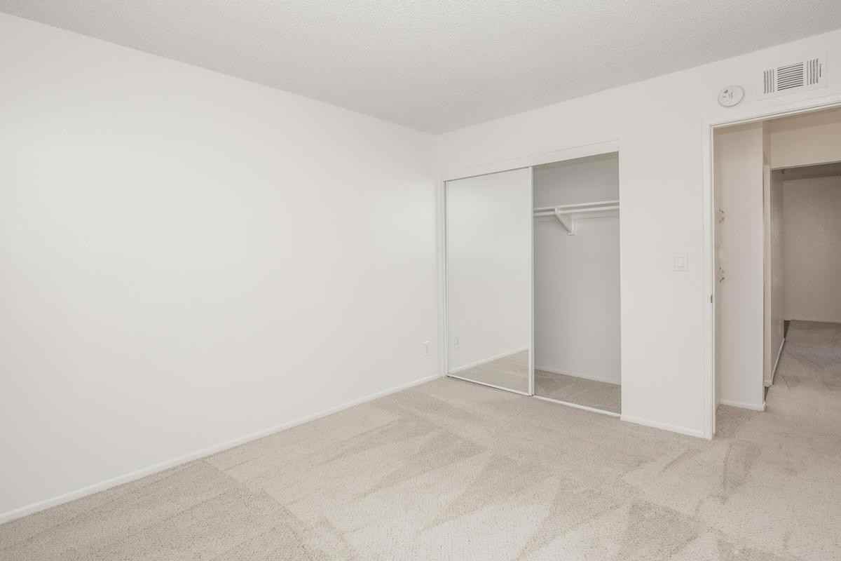 14300 Newport Ave - Photo 3 of 28