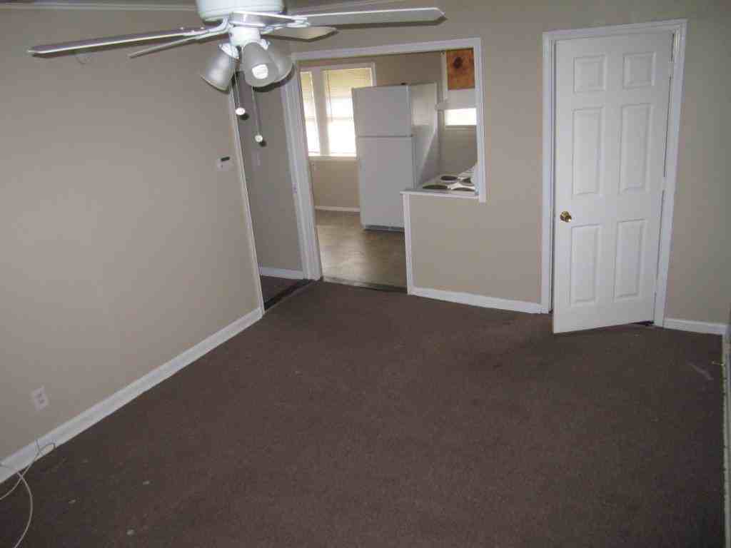 1032 Court St - Photo 7 of 7