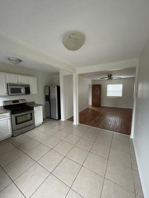 4264 Oxford Ave #4 - Photo 4 of 13