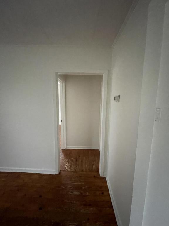 4264 Oxford Ave #4 - Photo 5 of 13