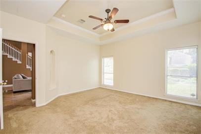 4011 Caravel Cir - Photo 3 of 49