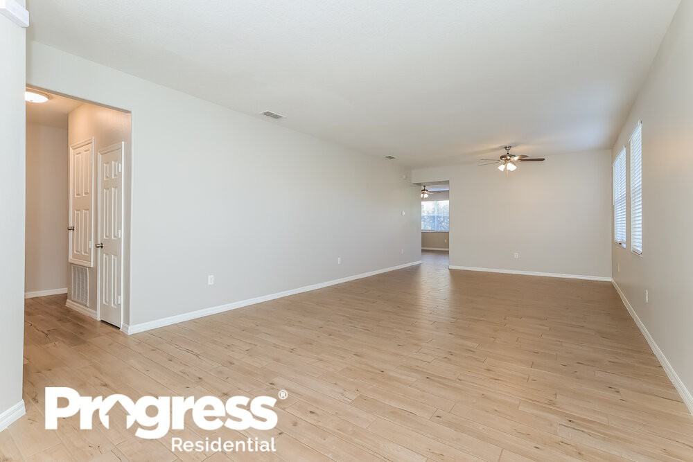 1549 Truscott Ct - Photo 3 of 16