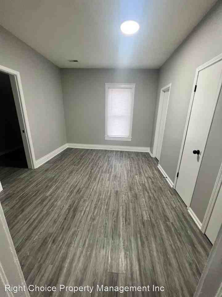 210 S Whitmer St - Photo 3 of 6