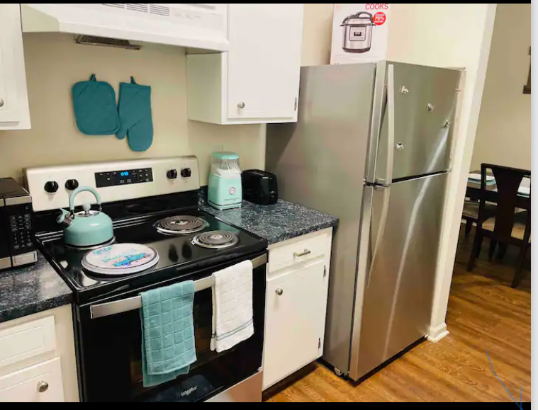 21028 N Main St - Photo 4 of 15