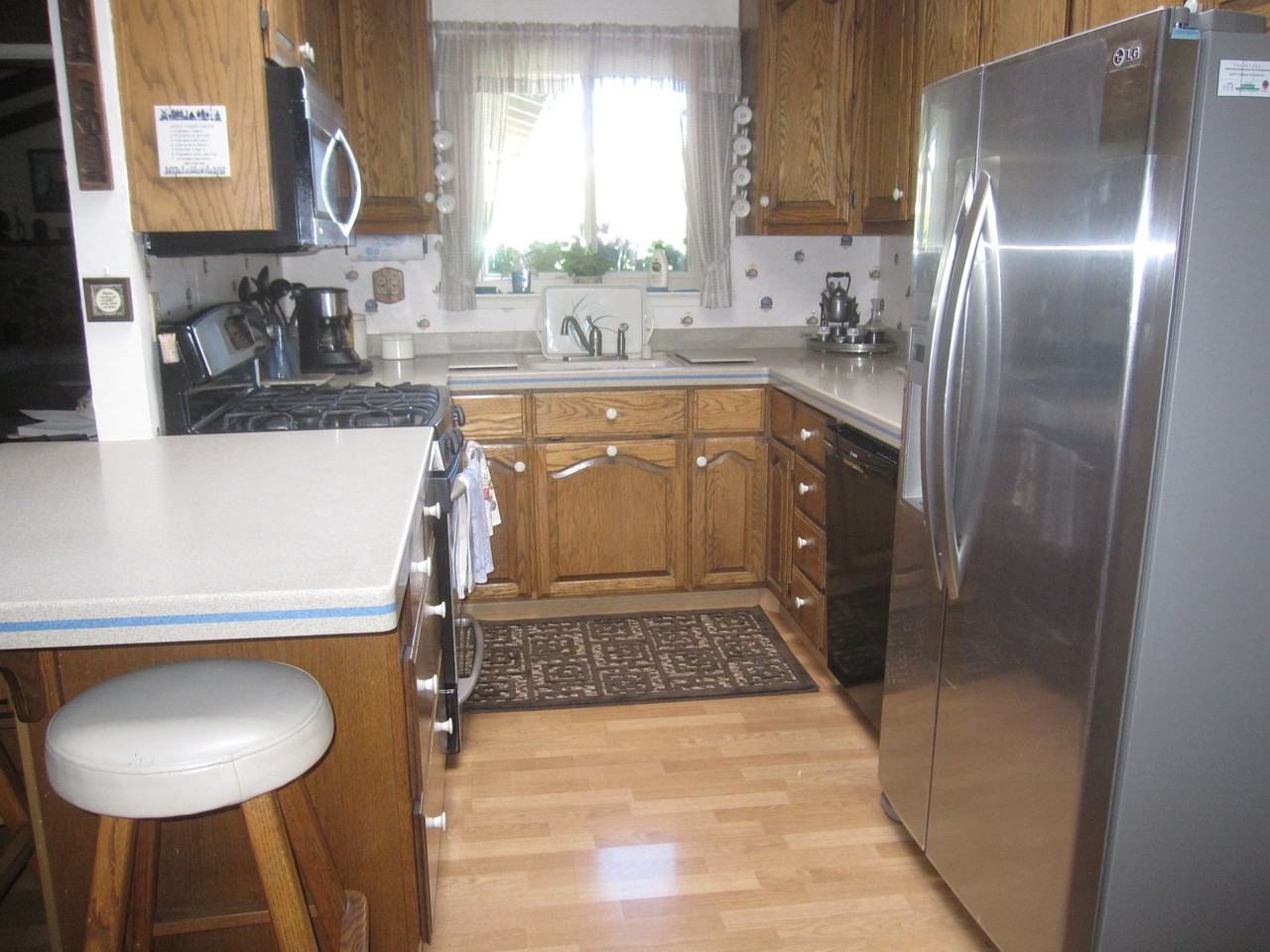 4381 Colombo Dr - Photo 2 of 4