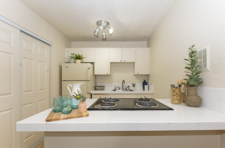 2536 Se 29th Ave - Photo 6 of 21