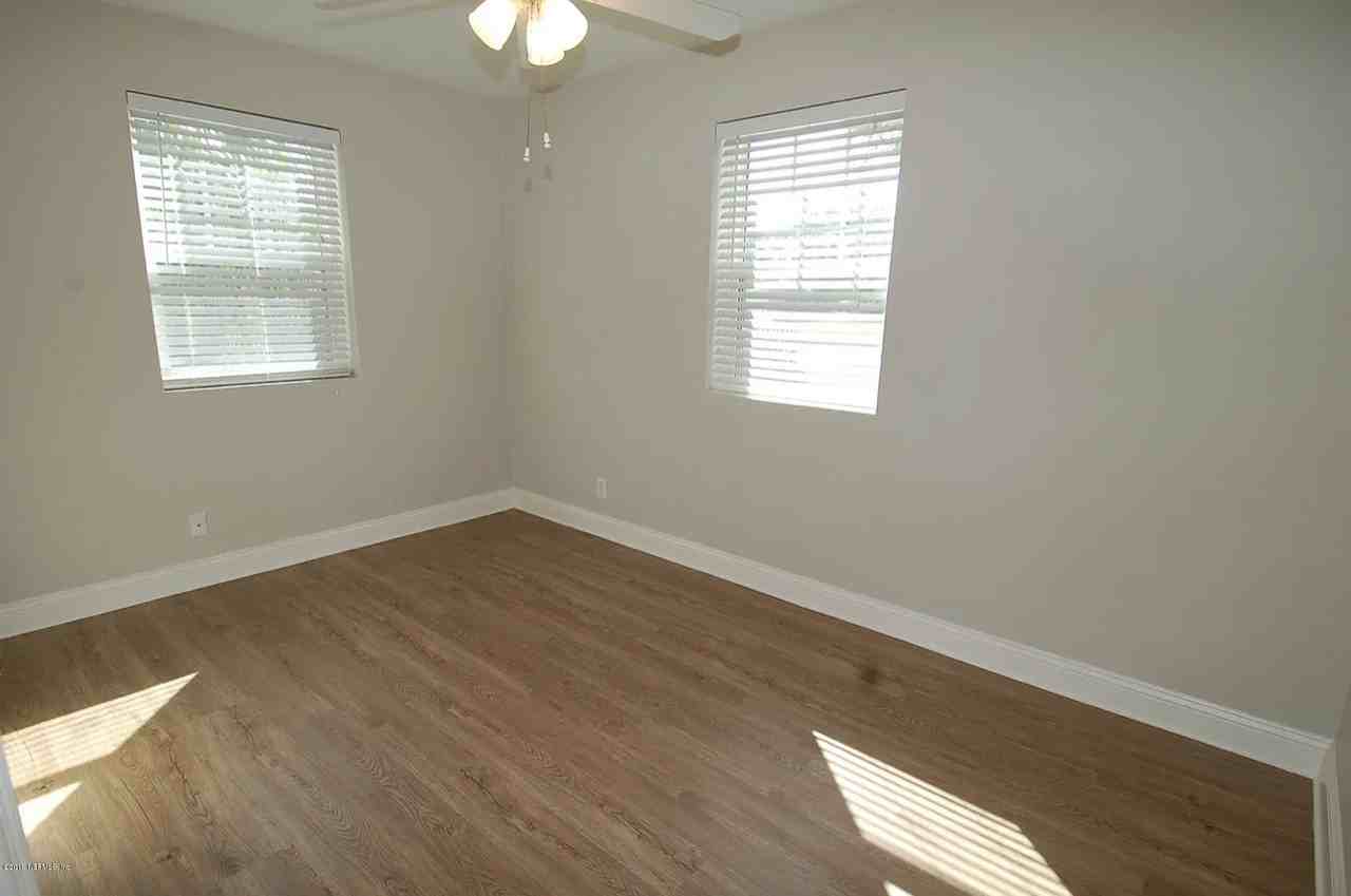 1105 10th St N #1 - Photo 4 of 11