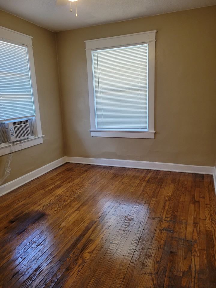 3217 Mersington Ave - Photo 3 of 6