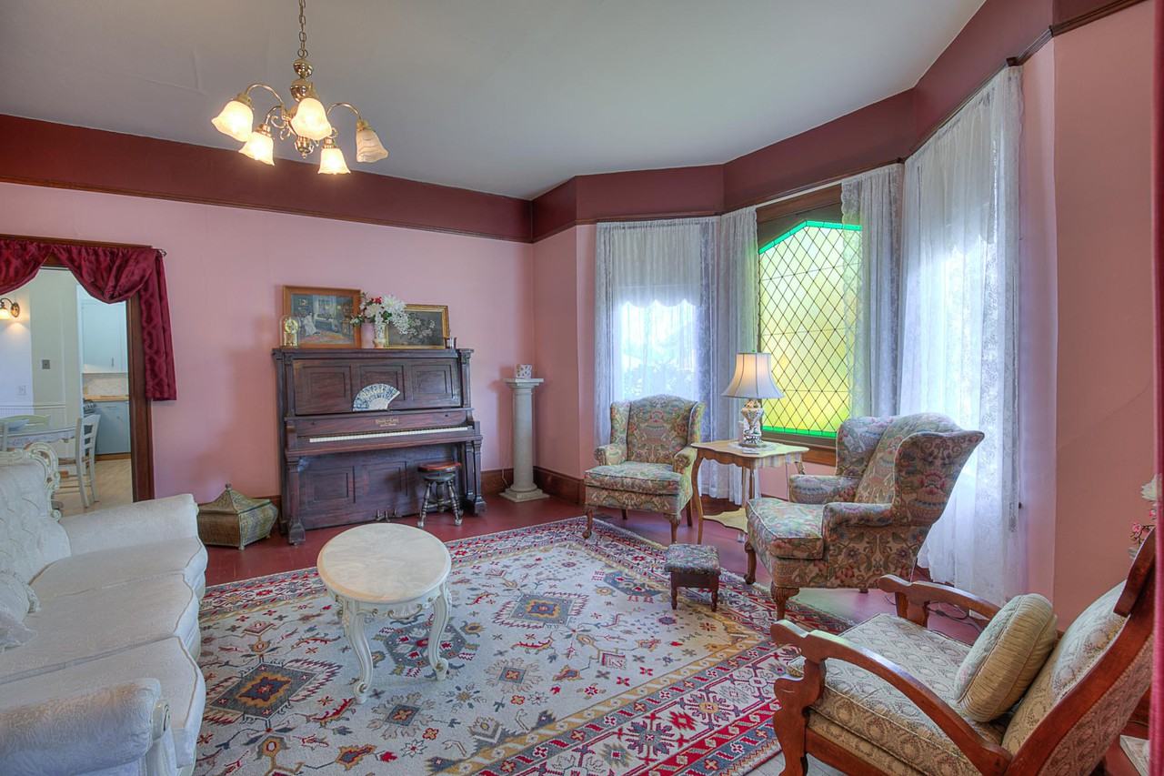 321 O St - Photo 2 of 25