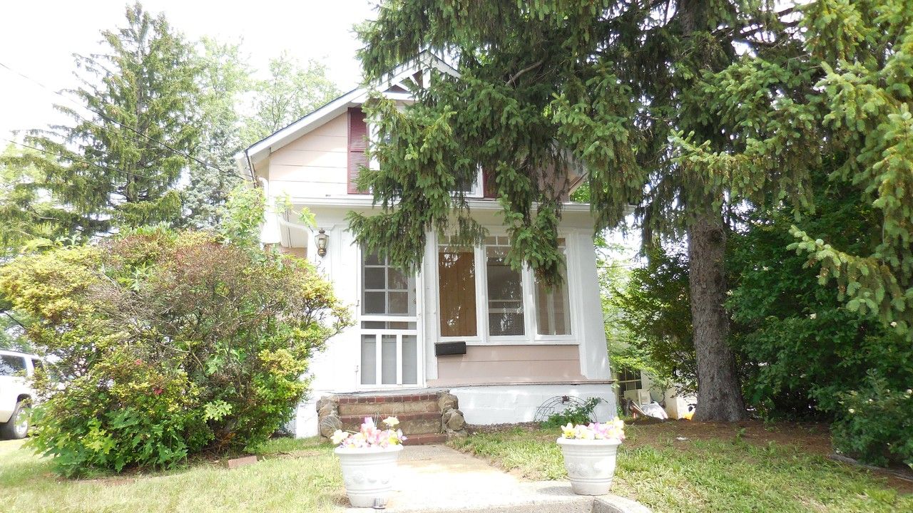 1241 Bound Brook Rd - Photo 3 of 16