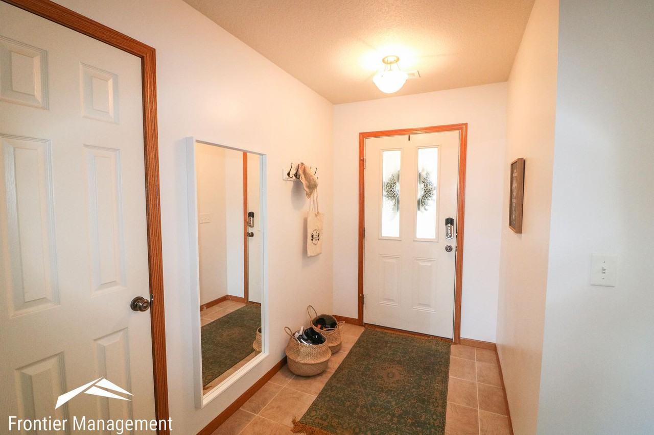 416 Stone Grove Dr - Photo 3 of 22