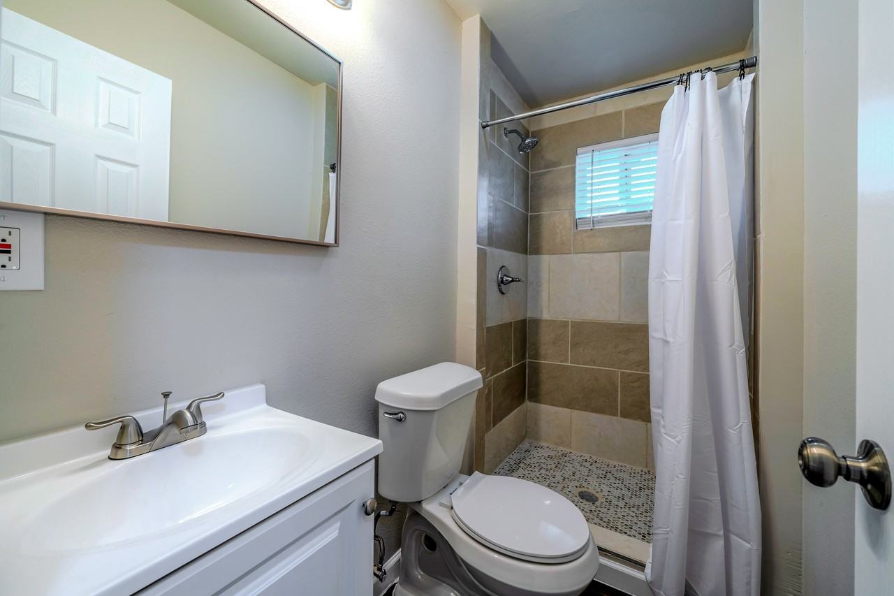 Hillsboro St - Photo 7 of 11