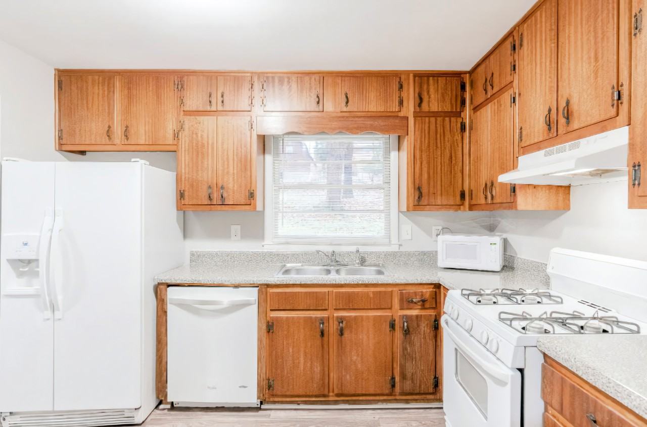 Knollview Ct - Photo 2 of 19