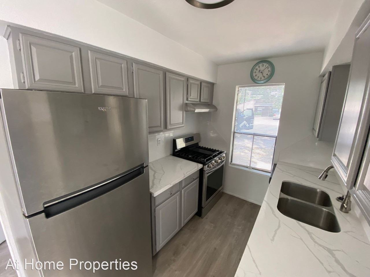 1503 Pine Ridge - Photo 2 of 7